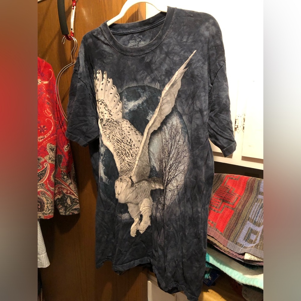 🎃2011 The Mountain Snowy Owl Print Unisex Tee- 910 $25 or $20 w/offer. *tee deal